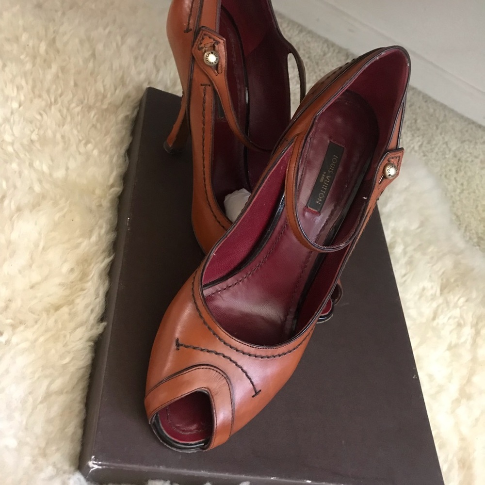 Cognac heels